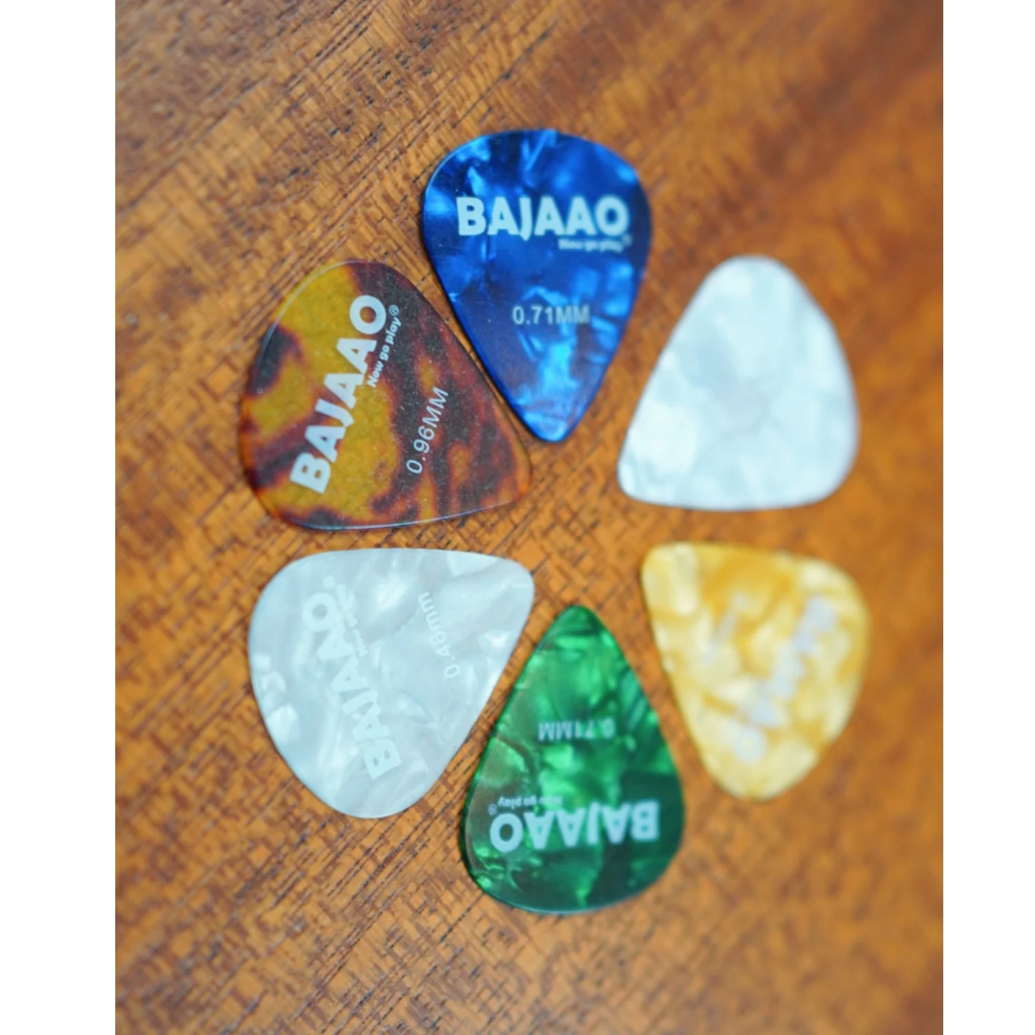 Bajaao Celluloid Guitar Pick Set of Various Thickness (0.46, 0.71, 0.96 mm) - Image 4