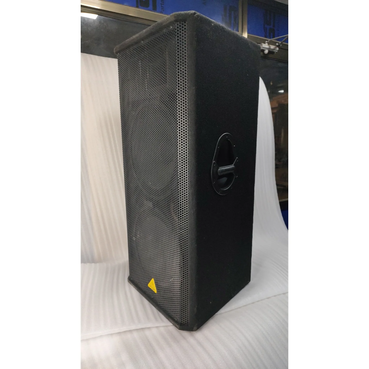 Behringer EUROLIVE VP2520 2000W Dual 15inch PA Speaker - Open Box - Image 8