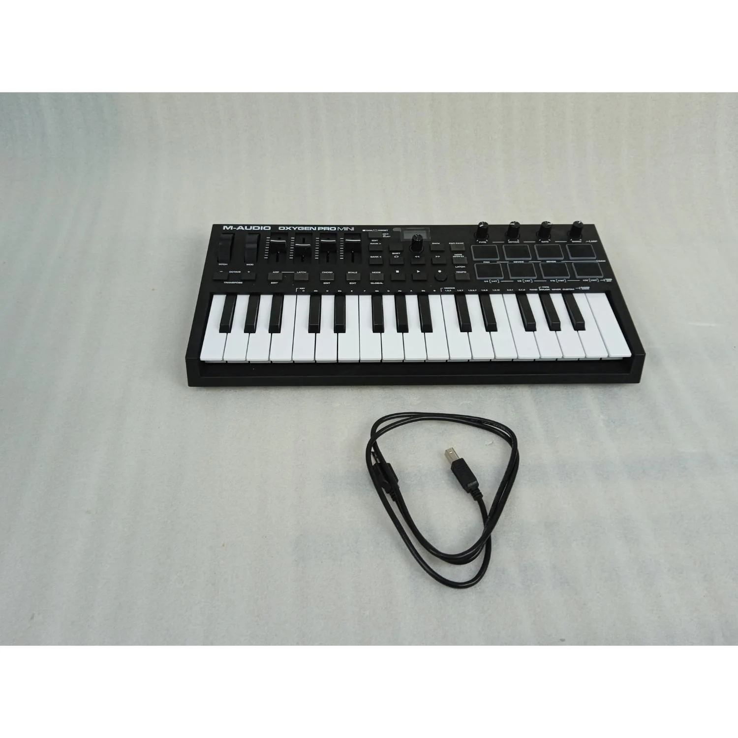 M-Audio Oxygen Pro USB Powered MIDI Controller With Smart Controls & Auto Mapping - Open Box B Stock - Image 6