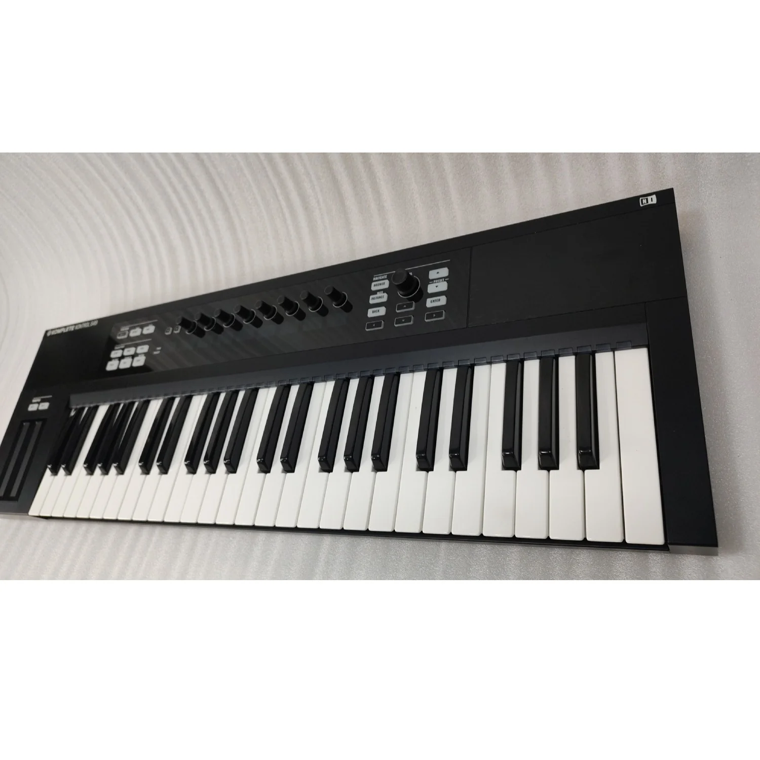 Native Instruments Komplete Kontrol S49 MK1 Midi Keyboard with Free Upgrade To Komplete 12 Select - Open Box - Image 4