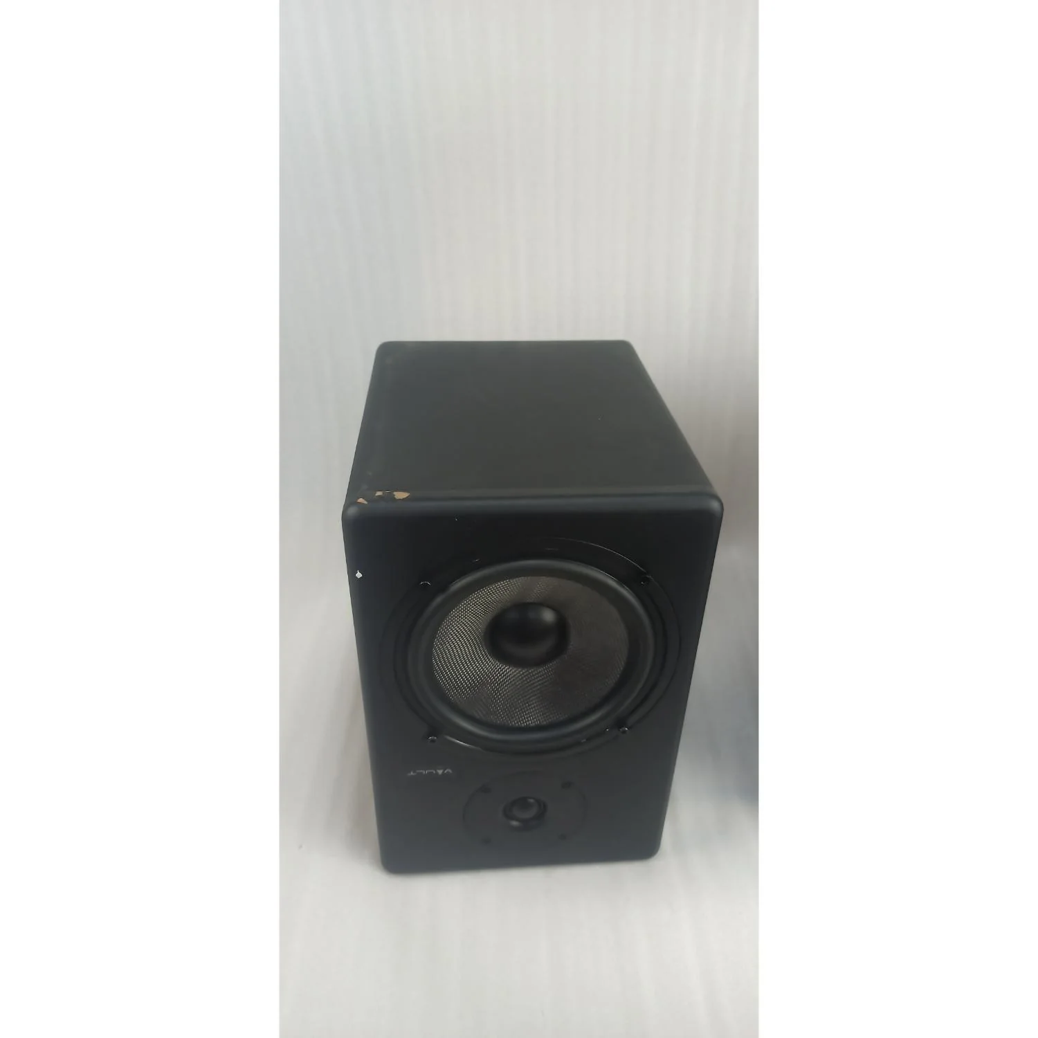 Vault C8 8-Inch Powered Studio Monitors - Pair - Open Box - Image 7