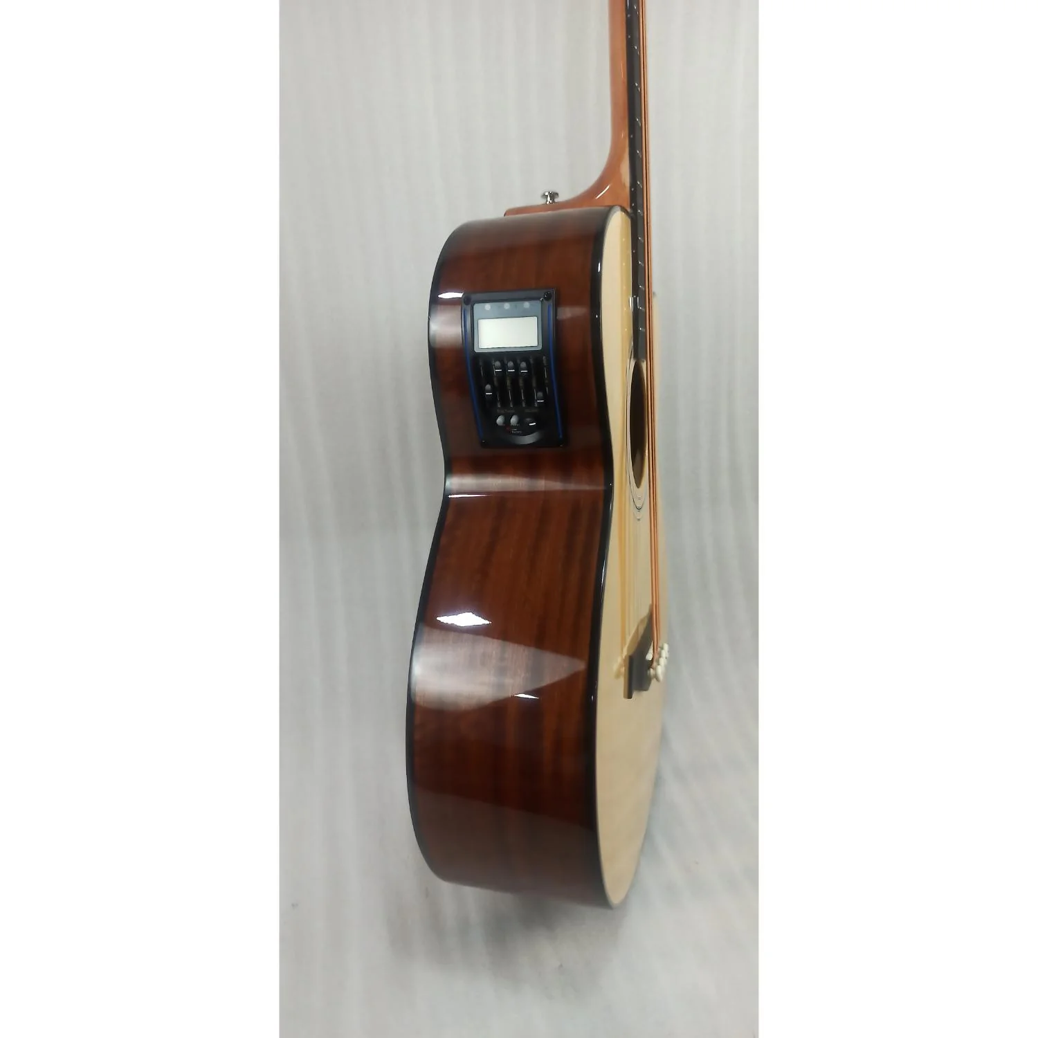 Vault EB40CE 4 String Solid Top Acoustic Bass Guitar With EQ and Padded Gigbag - 34" Scale Length - Open Box - Image 5