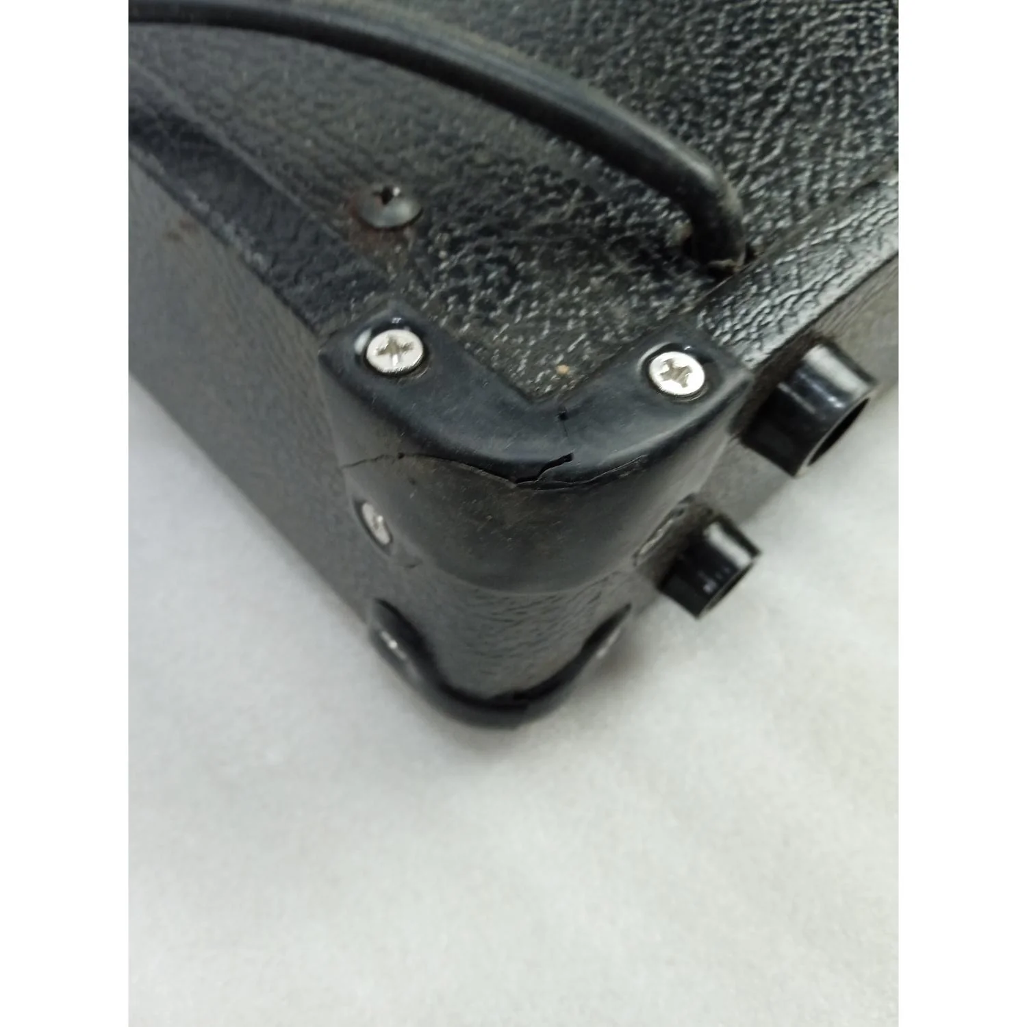 Vault GA10 Guitar Amplifier - 10 watts - Open Box B Stock - Image 3