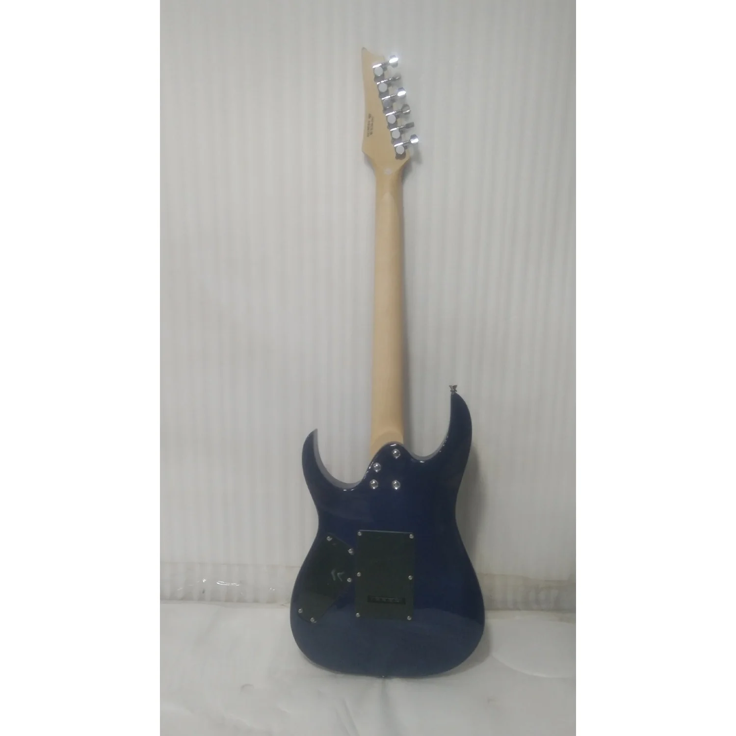 Vault RG1 Soloist Premium Electric Guitar - Open Box B Stock - Image 4