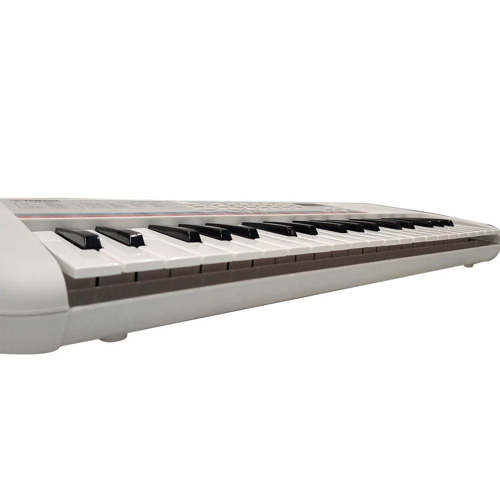 Yamaha Remie PSS E30 Kids Compact 37 Key Portable Keyboard with Gigbag, Colouring Book & Crayons - Image 14